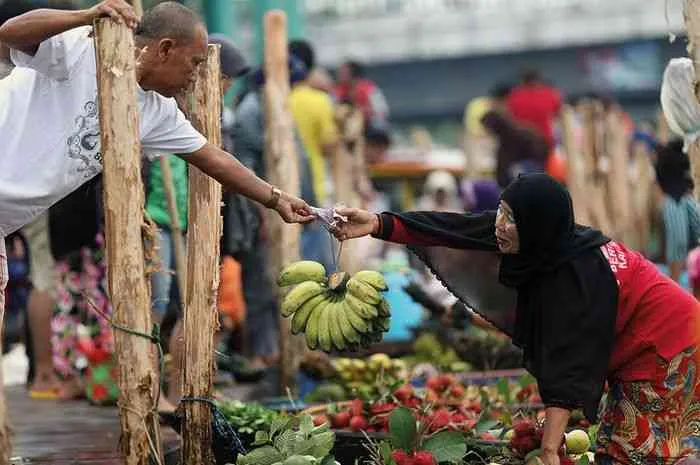 Sunarti: Jantung Belanja Tradisional di Purwojati yang Tak Pernah Pudar